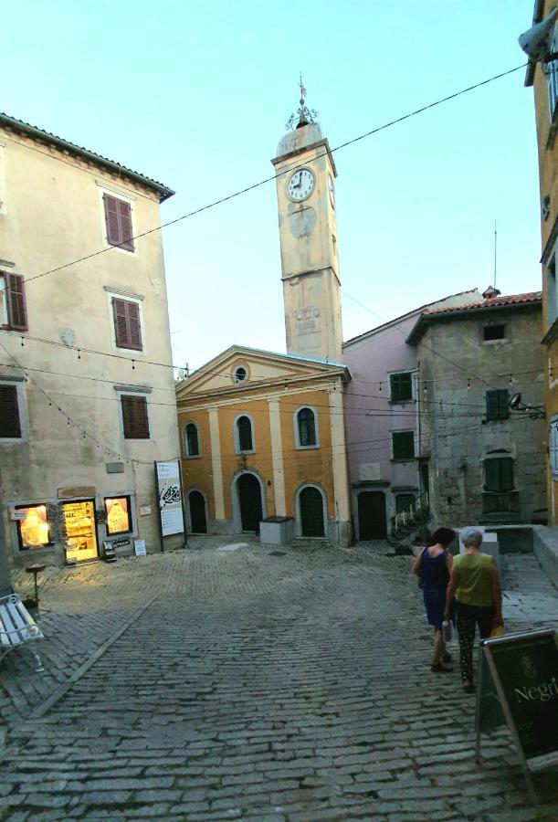 Cozy Studio Apartment Leprin In Labin Old Town Buitenkant foto