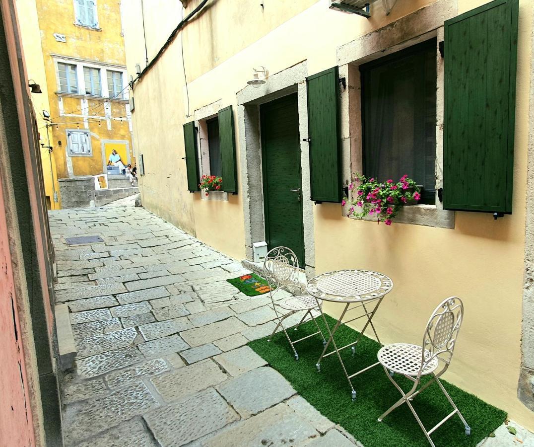 Cozy Studio Apartment Leprin In Labin Old Town Buitenkant foto